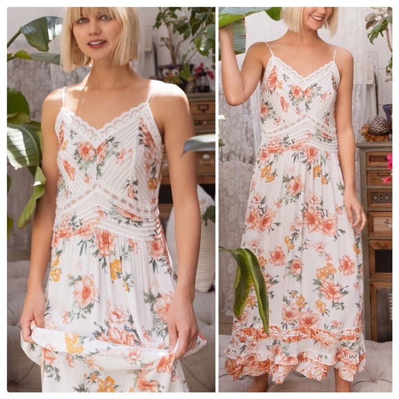 POL Dresses & Skirts - A Summer’s Delight in Florals Woven Dress